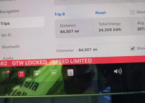 2023 Tesla Model Y Awd/Long Range Dual Motor All-Wheel Drive из США, поврежденный, VIN 7SAYGDEE4PF749862